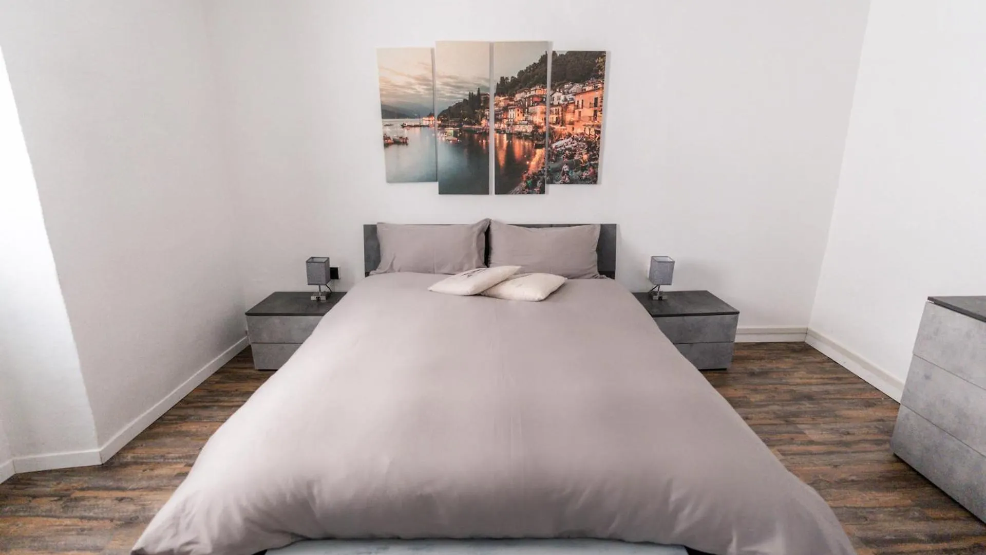 Dnart Holidays Home Blevio Italie