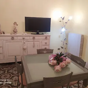 https://lu-menzaricchia-centro-storico-di-lecce.lecce-hotels.com